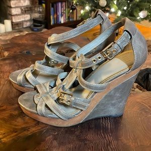 Elle gladiator wedges